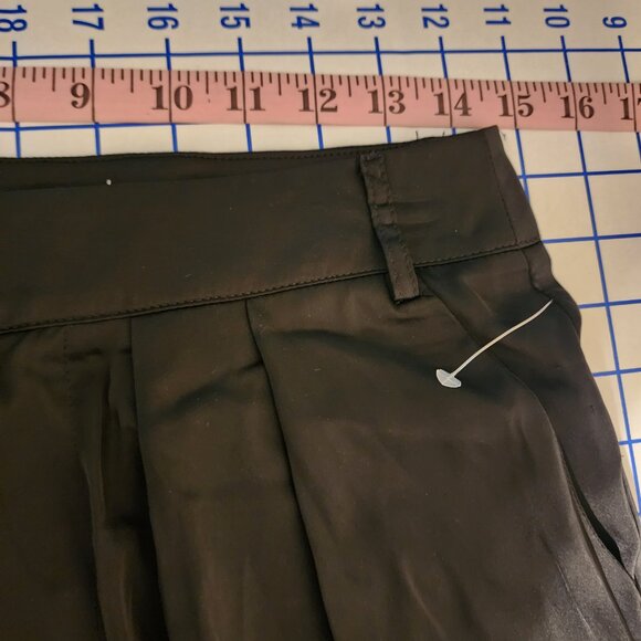 Petal & Pup Wellington Wide Leg Satin Pant Flaws Black Size 8 - Picture 6 of 13